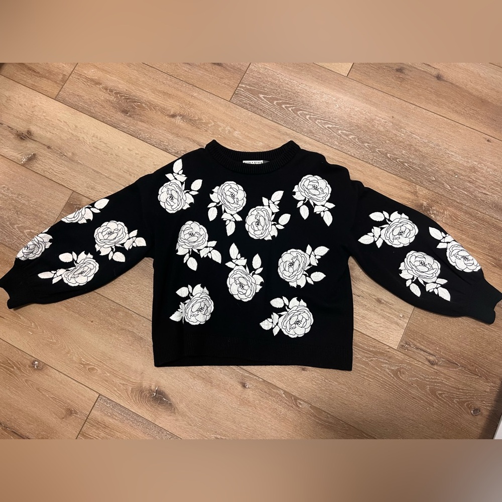Alice + Olivia Black and White Embroidered Boxy Cropped Bell Sleeve Crewneck XL